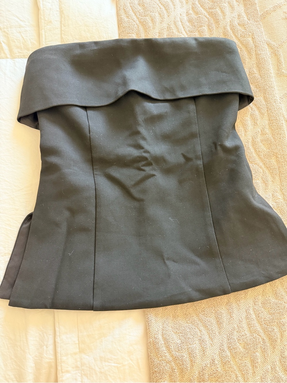 Aritzia Babaton Strapless Top